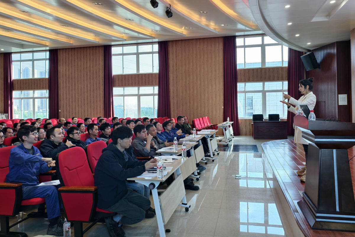 头号玩家官网特瓷进杏装沟通无阻碍”手语培训班开班典礼