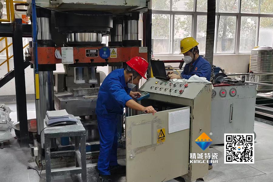 匠心攻坚：魏科团队让老设备焕发新活力